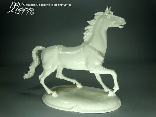 Купить фарфоровую статуэтку Nymphenburg Конь